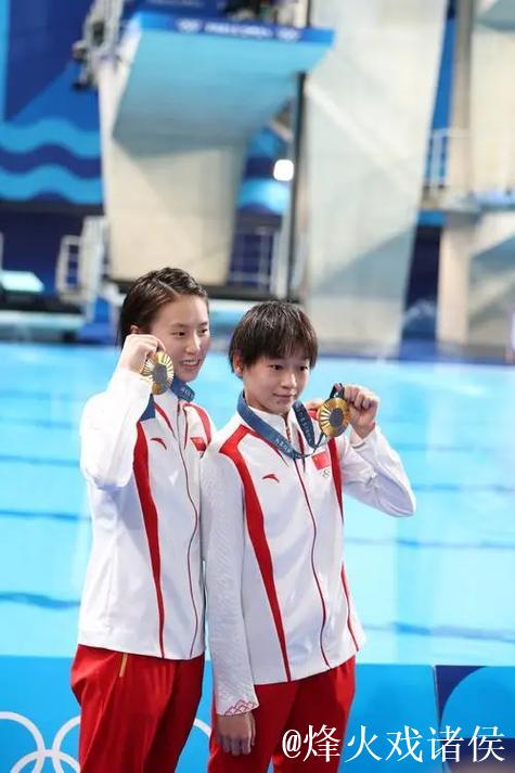 陈芋汐全红婵各携搭档晋级 女双10米台上演巅峰对决 陈芋汐全红婵各携搭档晋级 女双10米台上演巅峰对决